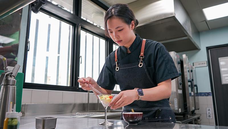 周佳怡積極透過競賽累積實務經驗。