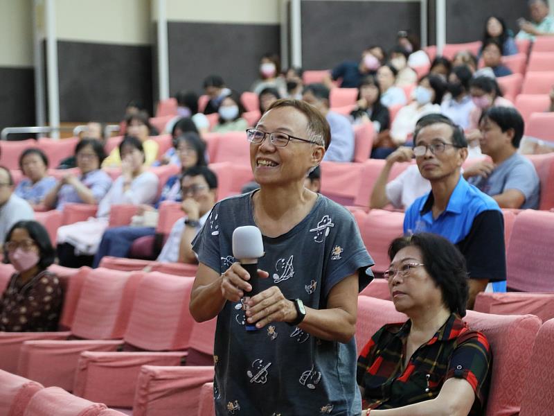 從全球趨勢看台灣未來 嘉義縣邀鄭力軒教授解析少子化議題