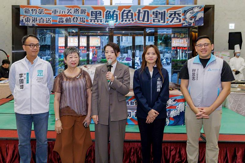 市長高虹安致詞感謝芙洛麗將活動結合公益分享給弱勢家庭。