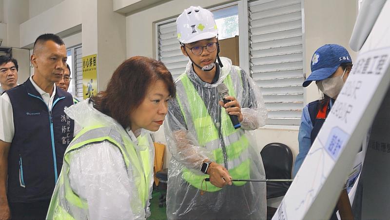 黃敏惠市長視察後湖抽水站佈建情形