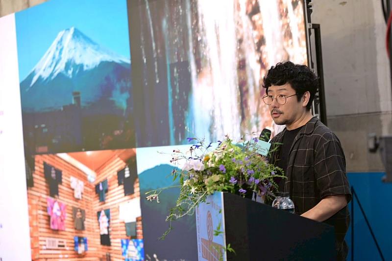 日本富士織品藝術祭總監八木毅分享如何透過策展活化老舊街區，讓傳統紡織產業重新融入當代生活