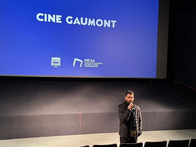 導演Mauricio Albornoz於映前向觀眾介紹影片創作理念，分享透過影像關懷土地與下一代的初衷。