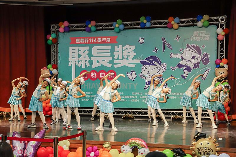435名學生獲頒縣長獎，翁章梁：韌性與想像力是未來關鍵能力-3