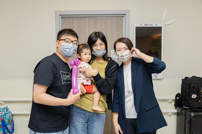 市長高虹安與民眾合影。