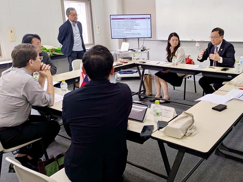 兩校代表於討論會中，針對「碩士班雙聯學制」之實質規劃內容進行細部討論。