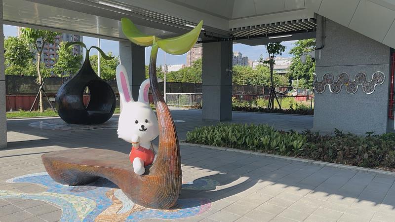 三鶯線臺北大學站公共藝術。