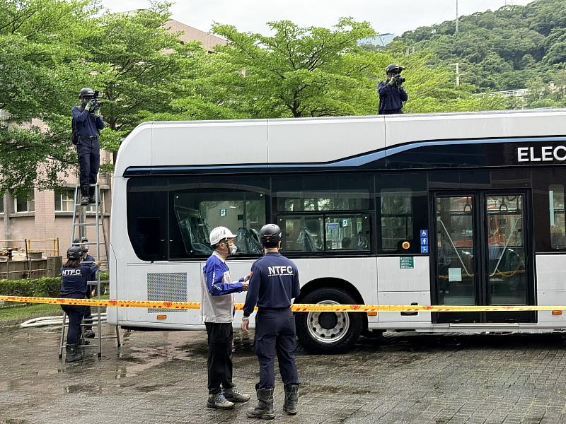 火災鑑識會同原廠勘察演練。