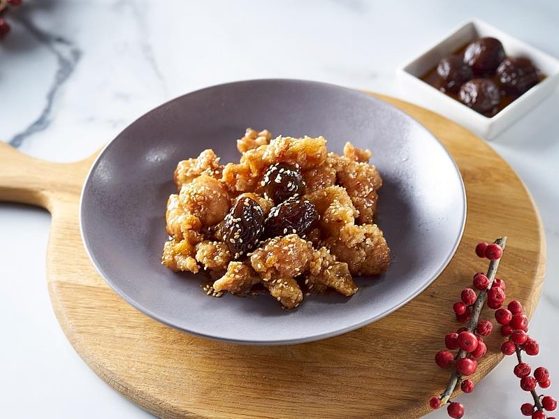 享鴨台中公益店裝修後,將於7月中旬回歸,用餐出示與鴨子相關合照,就送陳釀梅子雞球。