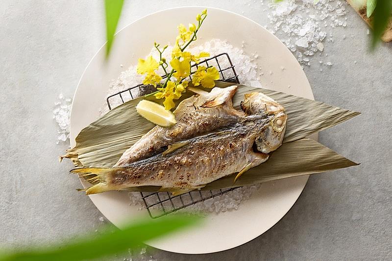 7月31日前,到「藝奇」出示官方社群活動畫面或完成拍照打卡,內用消費兩客套餐,就招待「脂香鹽烤午仔魚」一份。