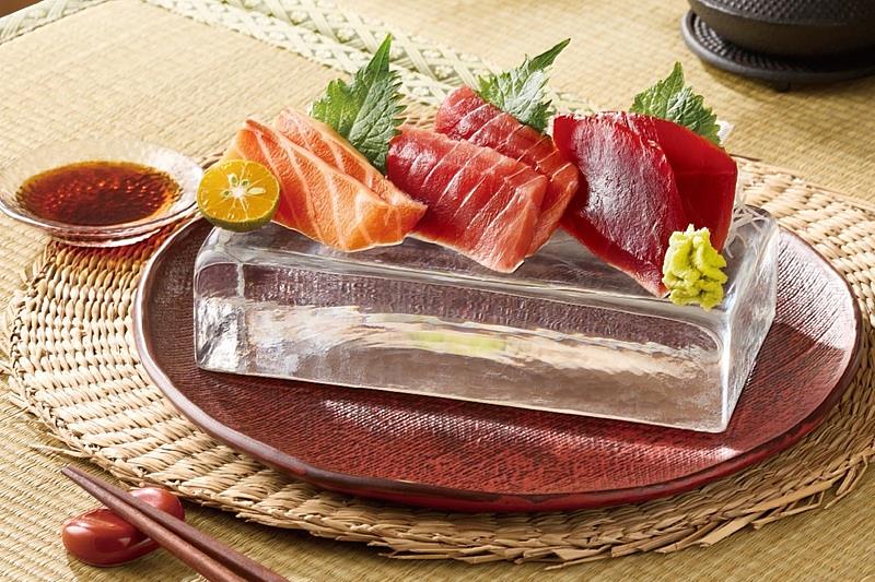 即日起至7月31日,在「藝奇」消費套餐並加價169元,就可換購「南鮪雙切鮭魚大盛」。