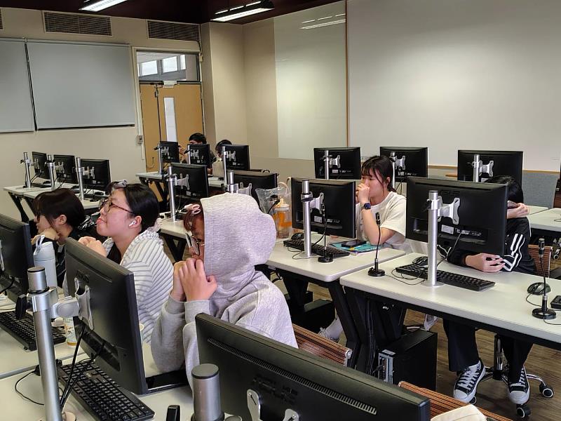 中國科大財金系學生認真聽講。（照片/校方提供）