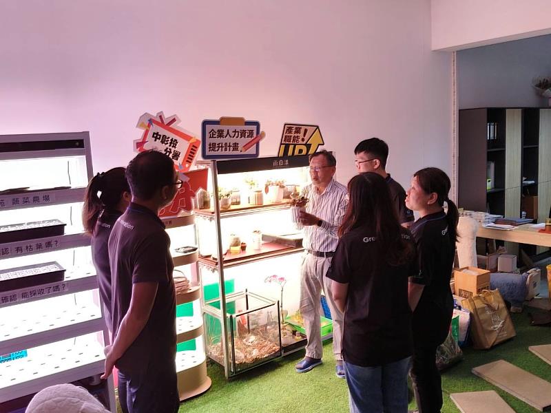 歆錡科技善用培訓資源，培育員工具備碳盤查與減碳專業，將綠色永續承諾落實於企業經營中。