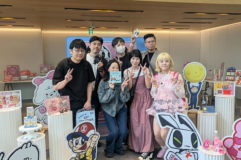 多組臺灣超人氣IP團隊作者親自到場參與展銷開幕活動。