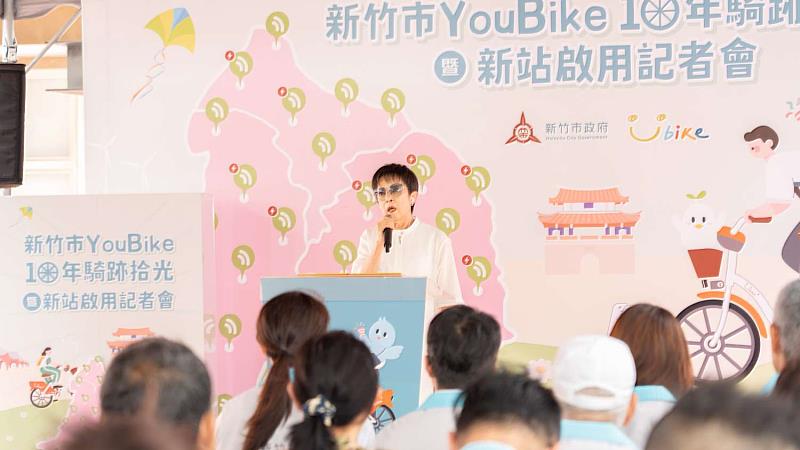 微笑單車董事長劉麗珠致詞。