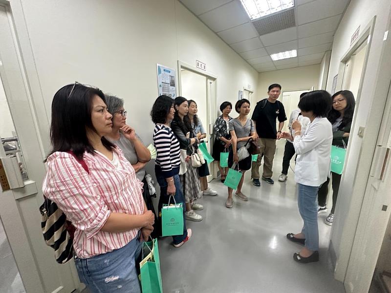 圖4、參觀大仁科大藥學系之教學場域「工業藥學教育製劑實訓基地」。