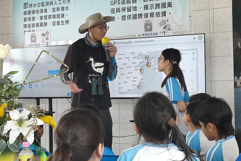 南大USR帶領學童認識黑面琵鷺遷徙路徑與保育行動,從生態知識培養環境永續意識。