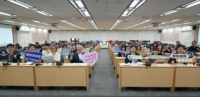 四年制產學合作學士班工作坊現場合影。