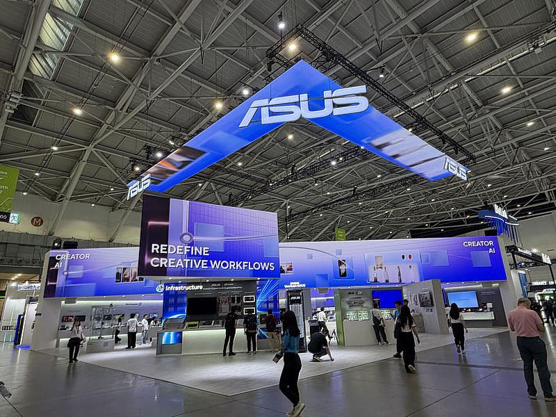 華碩電腦以設計理念清晰及展台可重複利用,獲得COMPUTEX 2026永續設計獎旗艦規模組金獎。