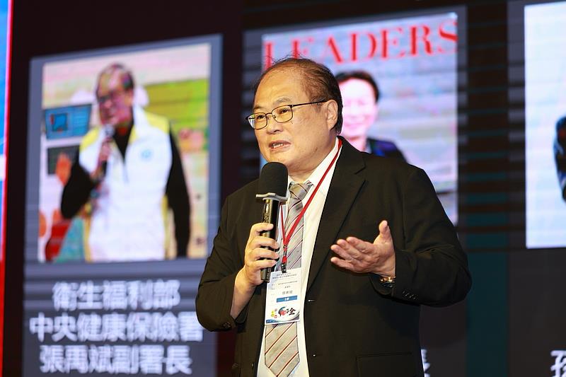 健保署張禹斌副署長希望推動全人醫療,能將醫療服務從醫院延伸到社區、家庭與部落,以人為中心讓民眾在熟悉的地方,得到連續、安全、有溫度的照護。