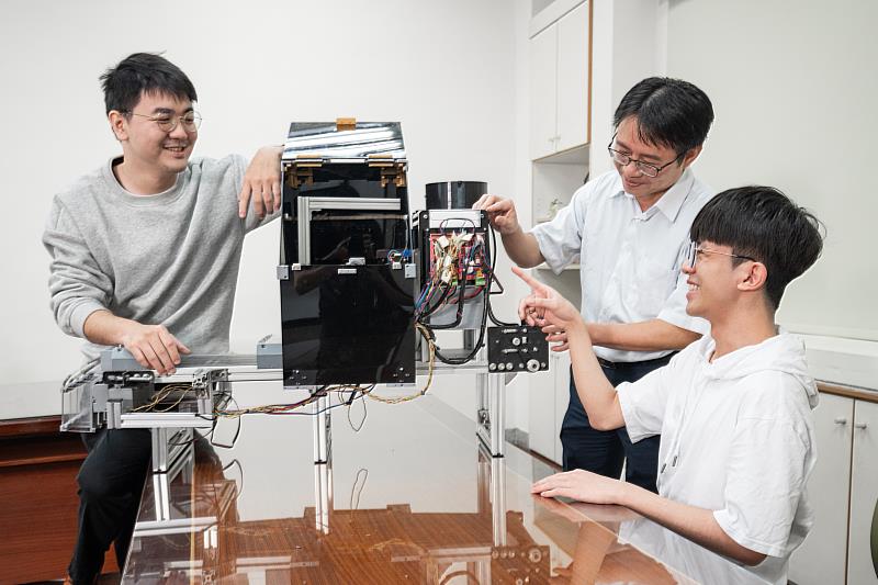 資訊學院積極培育AI人才，連續2年進榜電腦科學領域排名，全台科大第一。