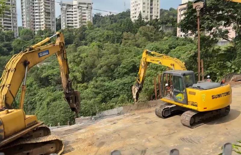 朱副市長強調，市府各局處與區公所將持續保持高度警覺，密切關注天氣變化與施工監測數據，確保受災區域與周邊住戶的安全，盡全力協助社區早日恢復正常生活。