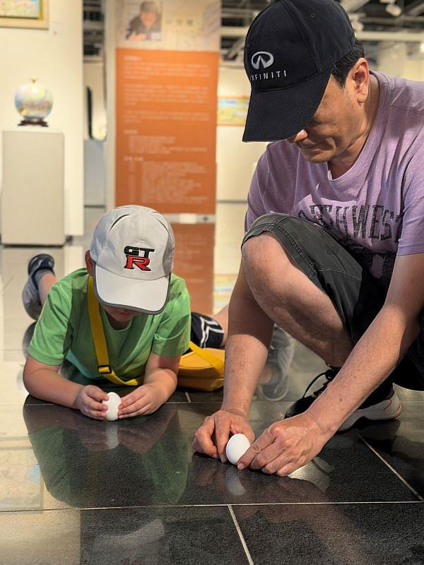 在光點藝術中心的展覽空間，不管是大人小孩，都開心地一邊享受藝文氣息的薰陶，一邊享受濃厚的節慶氛圍！