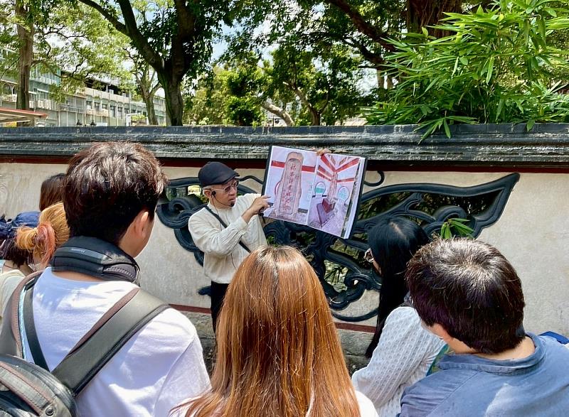 邀請鄭勝吉老師帶領民眾走讀園林建築，深入認識林園歷史文化與建築特色。