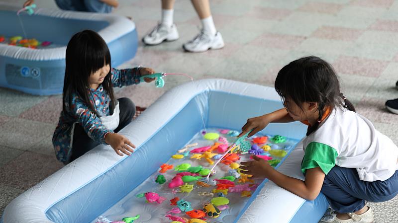 臺北市內湖運動中心「粽夏冒險基地｜超級玩家闖關體驗日」圓滿落幕，近300位親子熱情參與。