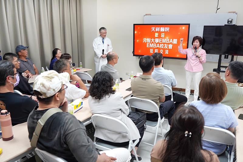 張育美董事長分享近年來「智慧醫養」的特色發展。