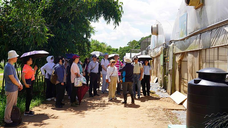 育達科大教職員永續探索小旅行走訪有機農場與水生公園,在歡樂中凝聚情誼、體驗永續。
