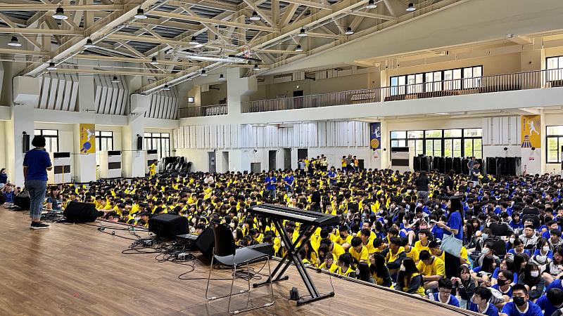 心有愛、行無礙!救國團攜手「混障綜藝團」震撼千名師生