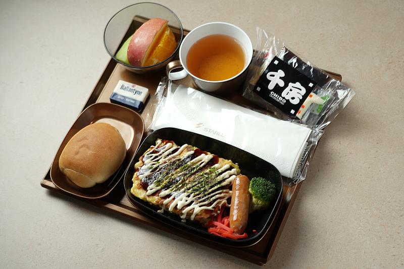 「千房」大阪燒經濟艙餐點。