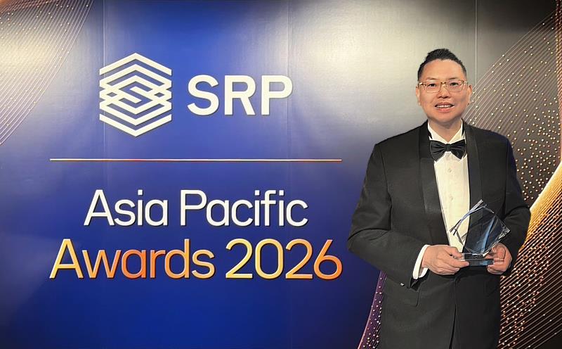 凱基證券蟬聯SRP亞太3項大獎，由財富管理處主管代表領獎。