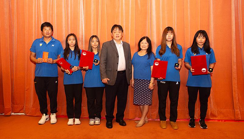 文化大學划船隊於115年全大運表現亮眼，公開女生組輕量級雙人雙槳艇由喻沛棻、林佳蓉奪金，公開女生組雙人雙槳艇由陳芷瑩、王維醇摘下金牌，展現優異實力與團隊默契。