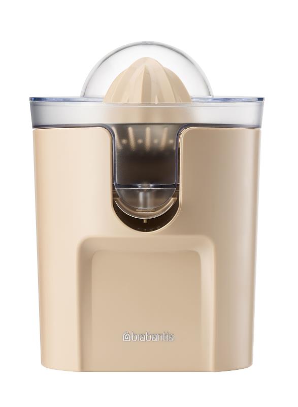 「Brabantia電動榨汁機」可輕鬆製作柳橙汁、檸檬汁等飲品，為夏日聚會增添清爽滋味。