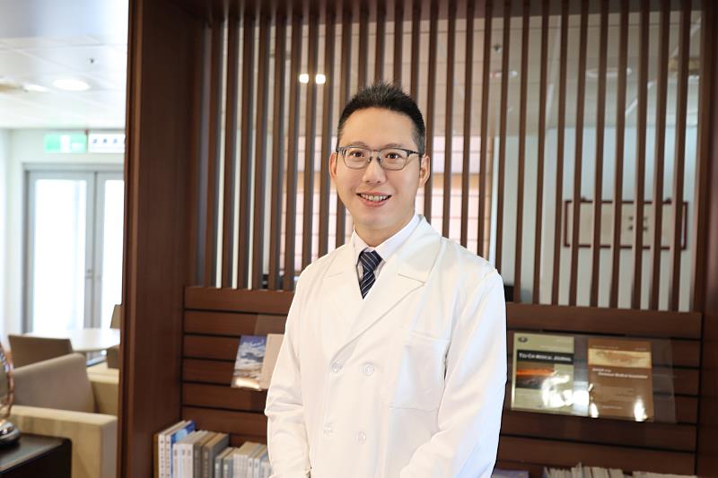 花蓮慈濟醫院大腸直腸外科陳律嘉醫師分享「天天520」護菊密碼，提醒民眾注意如廁及生活習慣，遠離痔瘡困擾。