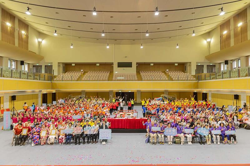 115年新竹市長者活躍老化競賽大合照。
