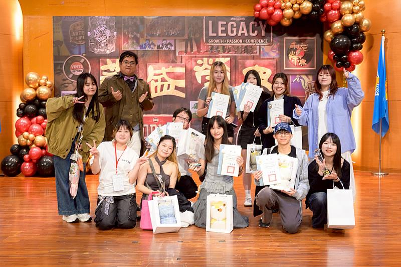 獲獎學生於社團經營、服務學習及校園參與等面向表現亮眼，展現多元發展成果。