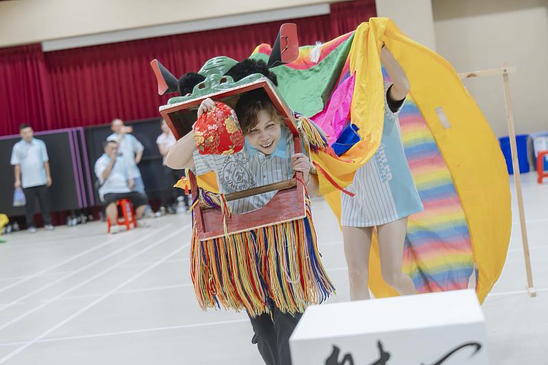 客家獅接力賽