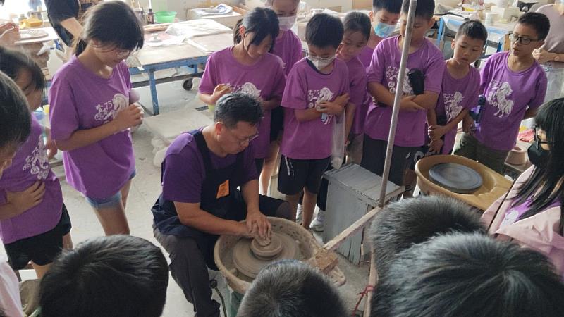 115年救國團「愛‧分享」聚光送愛　陶藝創作點亮偏鄉學童夢想