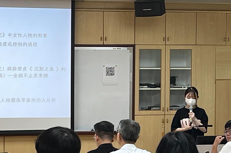 南大學生從經典文本出發，以創新觀點進行研究分析，展現深厚閱讀能力與人文思辨素養。