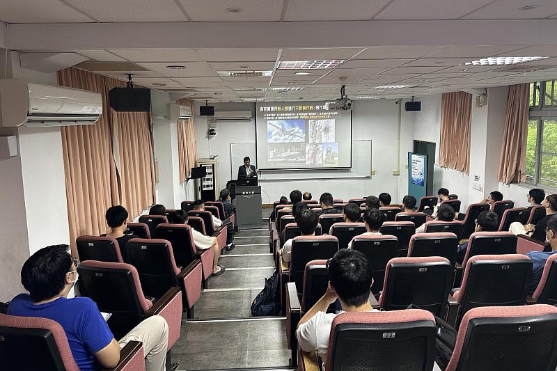 南大電機持續辦理產業專題講座，協助學生掌握無人機與智慧科技發展趨勢，強化實務應用能力。