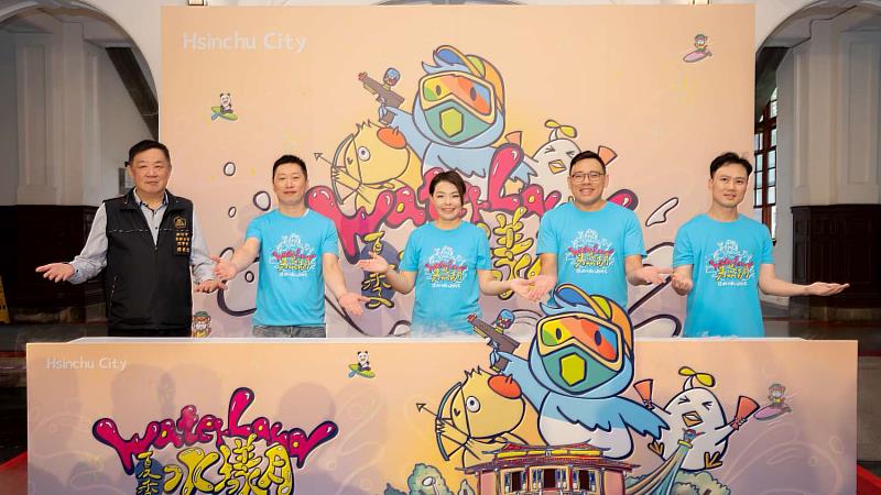 市長高虹安率局處長及新竹市旅館商業同業公會理事長為活動揭開序幕。