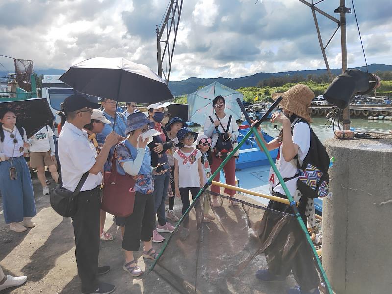 以「金山磺火捕魚蹦火仔」結合在地漁村文化生活圈,於7月12日、8月1日及8月9日推出行旅導覽體驗。