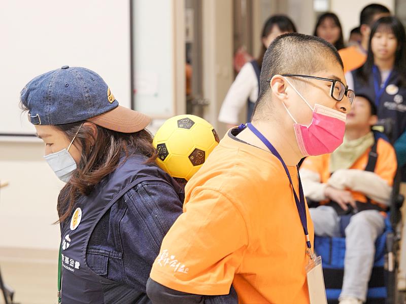 元大志工投入身障培力服務,陪伴圓夢團體築夢。
