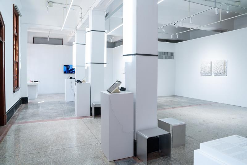 新竹市美術館「百合—直到觸及我們的情感象限」展場一隅。