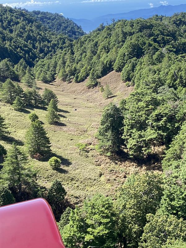 空勤聯合深入萬里溪堰塞湖 林保署特遣隊展開5天勘查