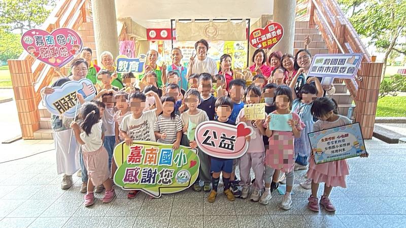 救國團送愛進校園 石頭餅飄香陪伴學童迎接快樂暑假