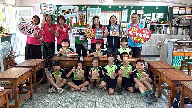 救國團送愛進校園 石頭餅飄香陪伴學童迎接快樂暑假