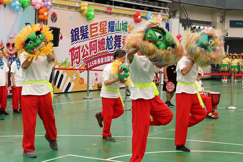 長者展活力 志工傳溫情救國團攜手苗栗縣政府打造活躍老化新典範